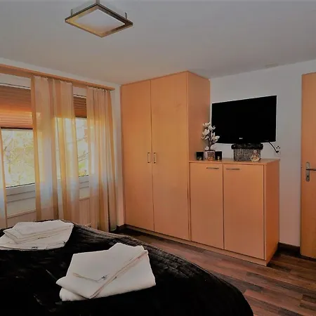 Edelweiss Haus Eden 아파트 *